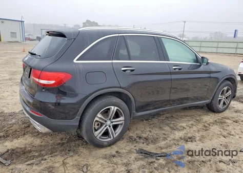 2016 Mercedes-Benz Glc 300 z USA, uszkodzony, nr VIN WDC0G4JB1GF008483